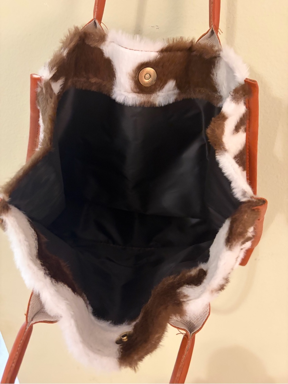 Cowhide Pattern Faux Fur Tote Bag with Tan Trim - Picture 2 of 2